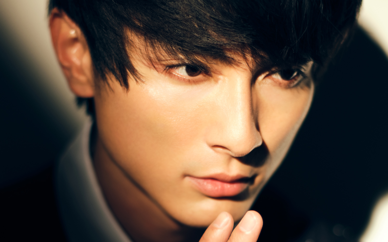 高良健吾さん】ステイホームの過ごし方は？ プライベートに迫る