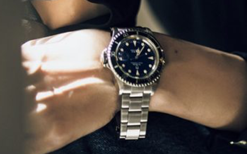 スタイリストさんに聞いた「 20代でも50代でも似合う」腕時計とは？