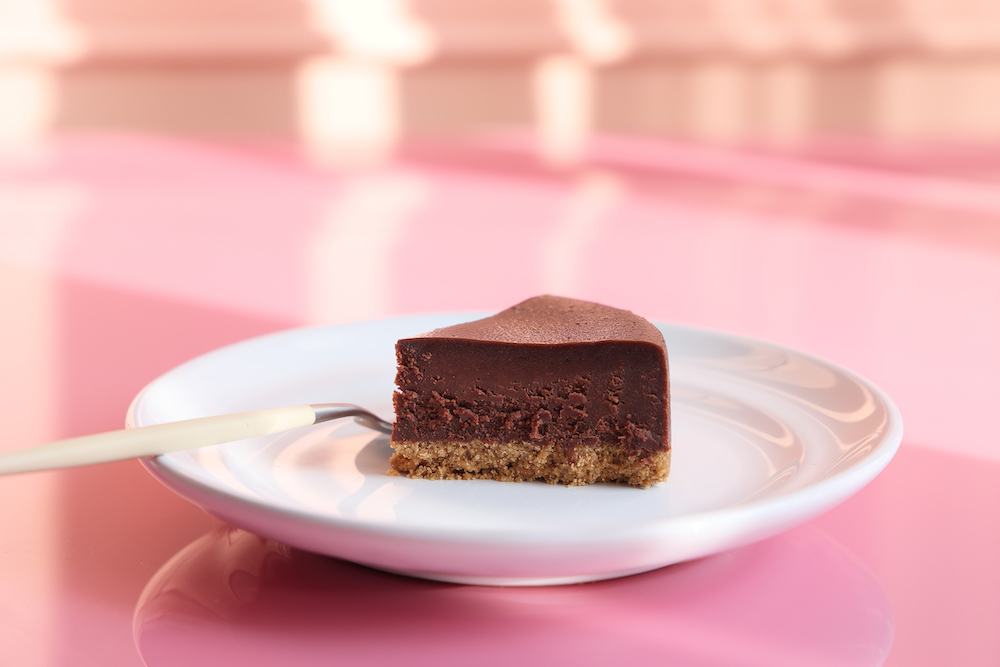 【スタバ】オンラインストア限定発売のチョコケーキが話題に！濃厚な味わいにうっとり♡