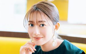 美人に見える 大人の前髪アレンジ シースルーバング 桜井玲香さんが実践 Classy クラッシィ