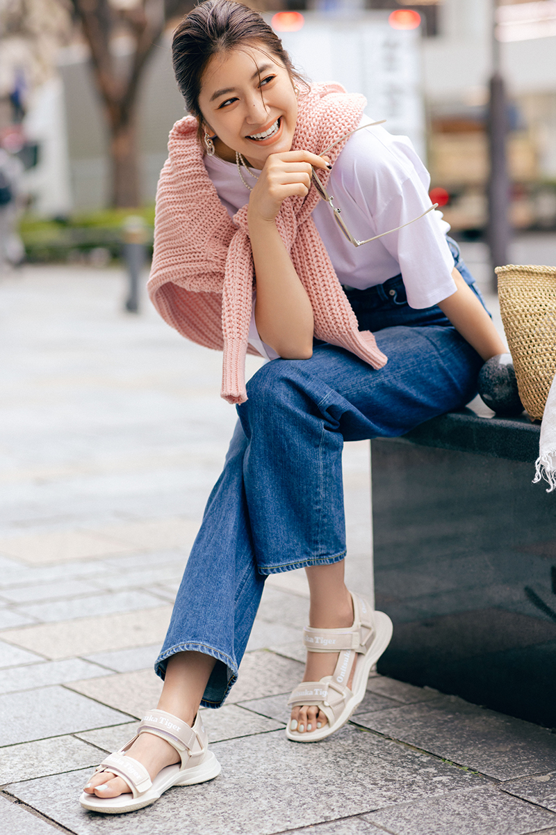 大人の素敵な春コーデは「サンダル」がないと始まらない