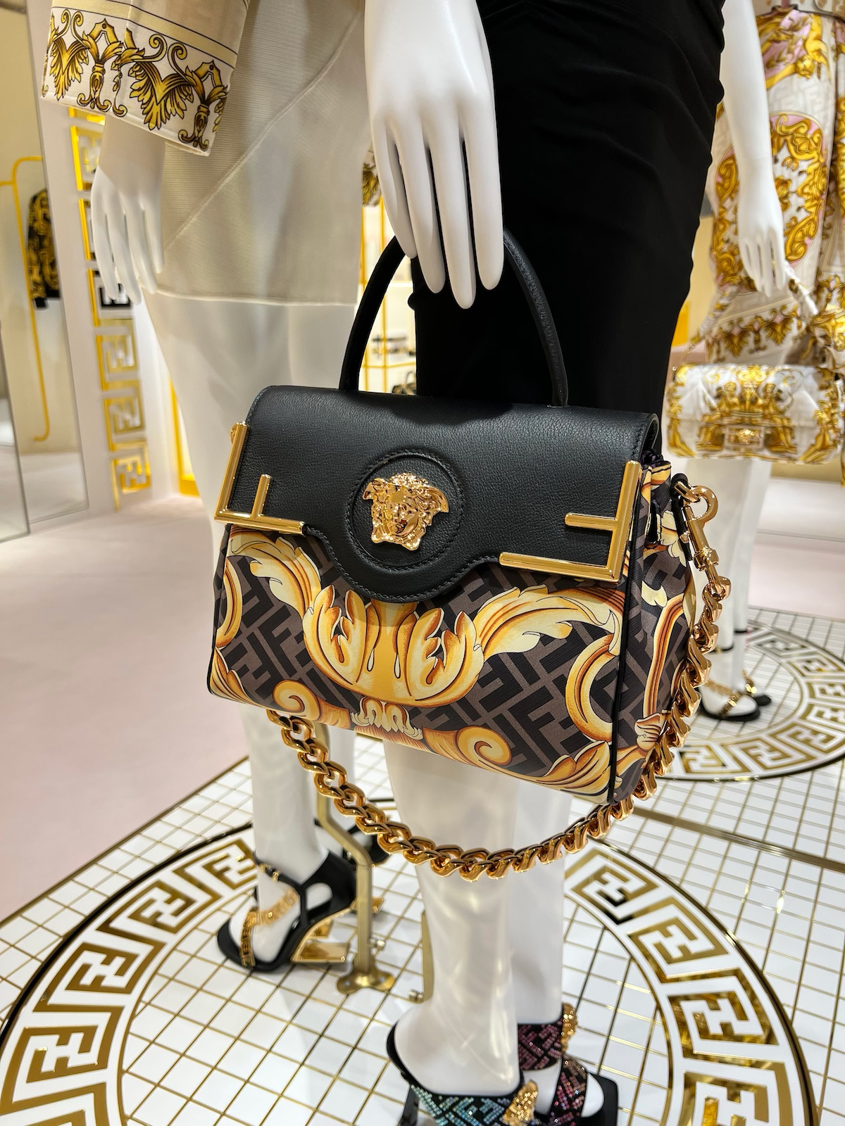 VERSACE STYLED IN ITALY ヴェルサーチ スクエアバッグ tic-guinee.net