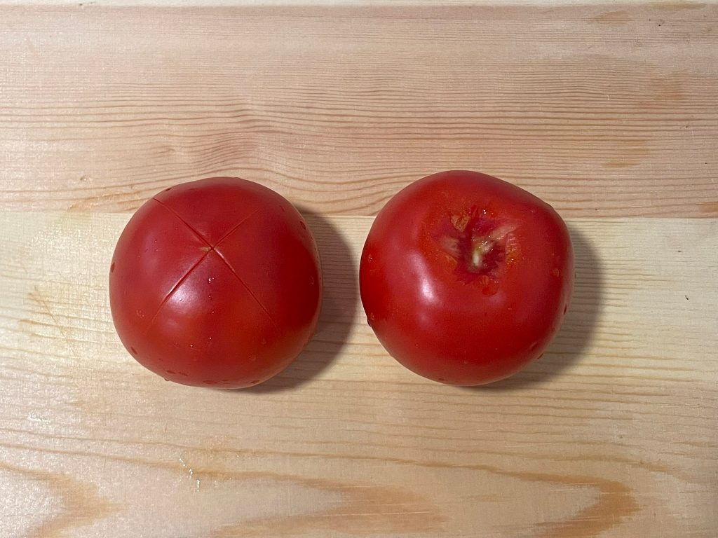 【材料】 トマト　　２個 水　