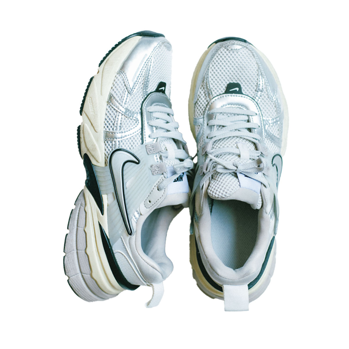NIKEのV2K