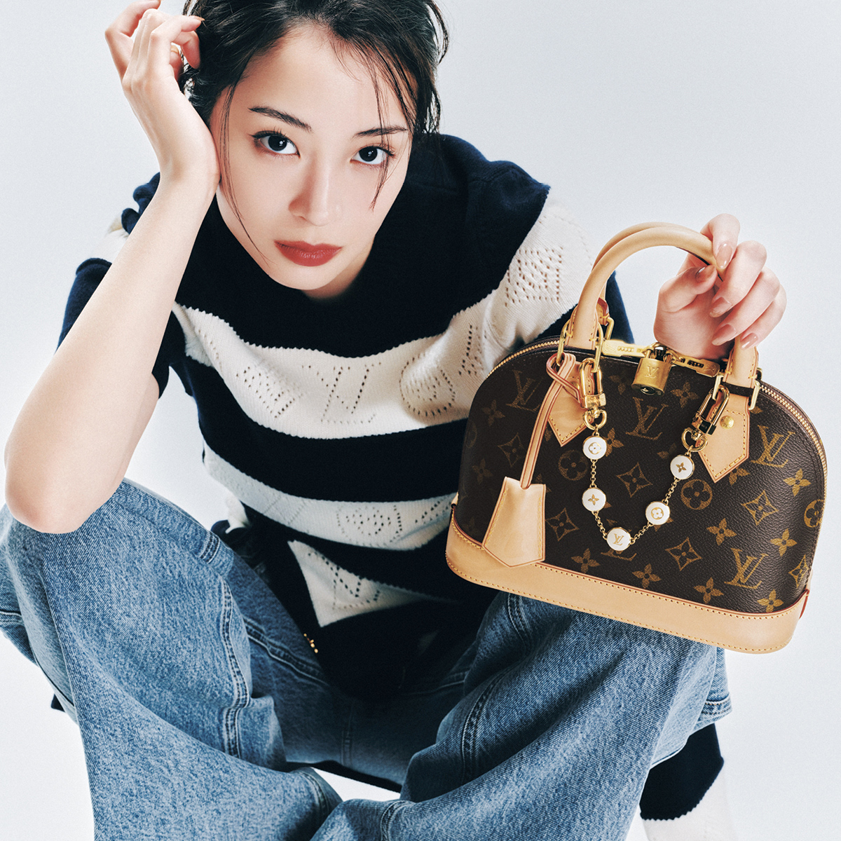 広瀬すずさんが出合った、ルイ・ヴィトンの名品「モノグラム」バッグ